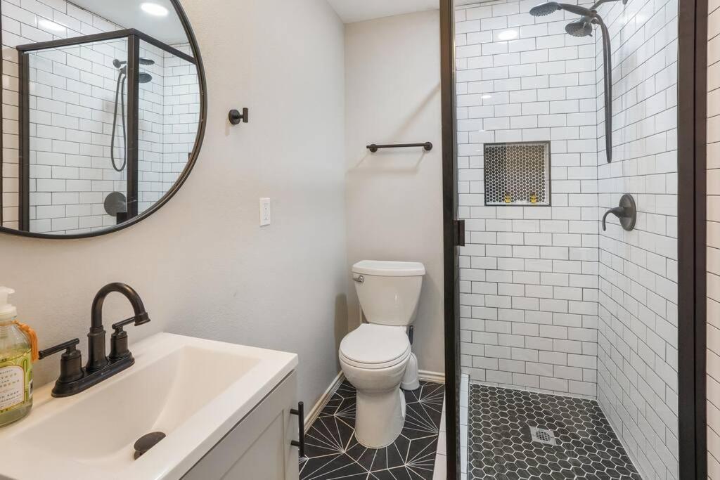 Cozy Two Bedroom Home Minutes From Downtown! Houston Exterior foto